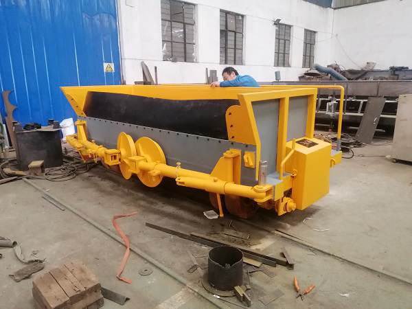 Tanzania customer placed an order for 3 sets of asphalt spreaders_1